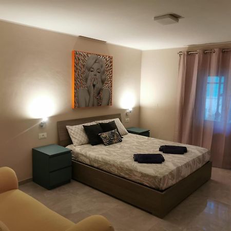 La Dimora Degli Artisti Bed & Breakfast Pescara Exterior photo